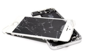 Iphone画面割れ修理値段はいくら ソフトバンク Au ドコモ Apple Geek Labo