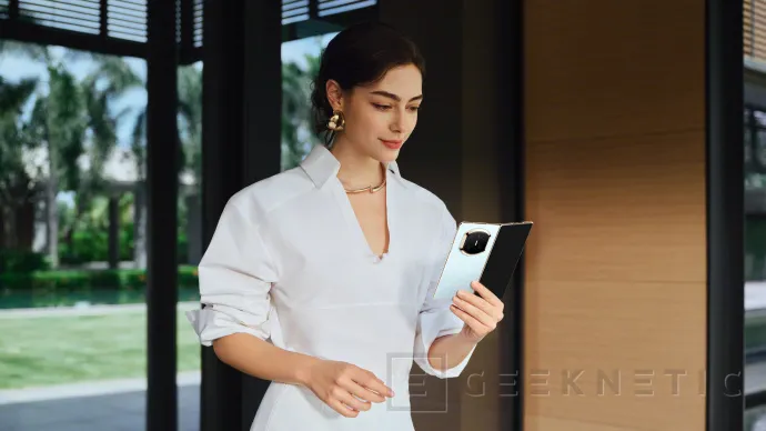 Geeknetic HUAWEI MATE X7 が発表から数日後にデザインを公開、3 色展開、よりスリムなデザイン 2