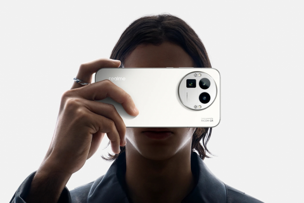 Realme GT8 Pro は、交換可能なデザインとカメラアイランド、Snapdragon 8 Elite Gen 5、Ricoh カメラの印刷可能機能を備えて登場します。