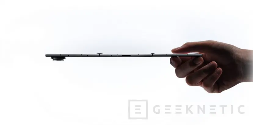 Geeknetic Samsung は、Snapdragon 8 Elite と 200 MP 3 カメラを搭載した初の 2 ゾーン折りたたみ式 Galaxy Z TriFold を発表しました