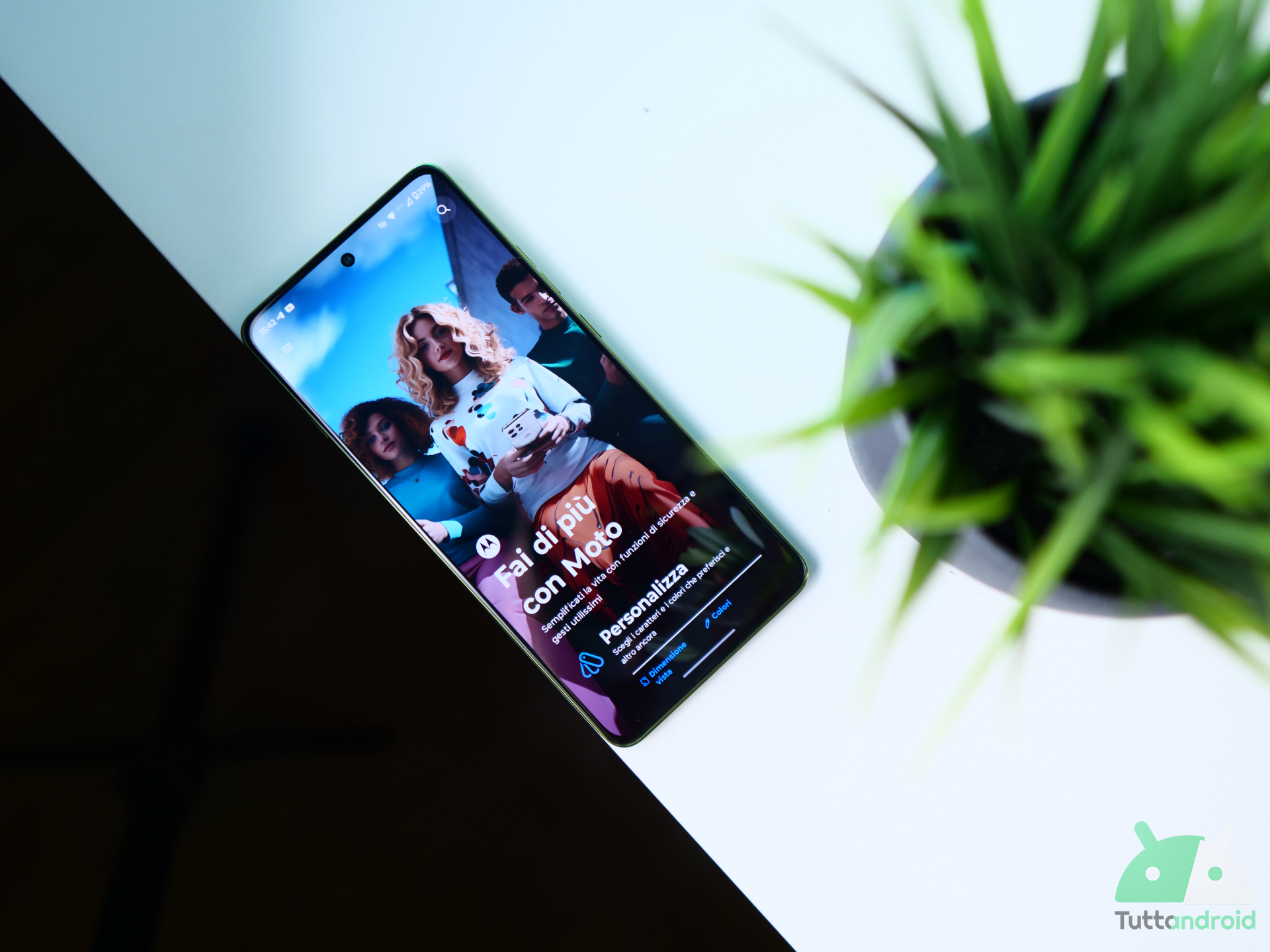 モトローラ Moto G86