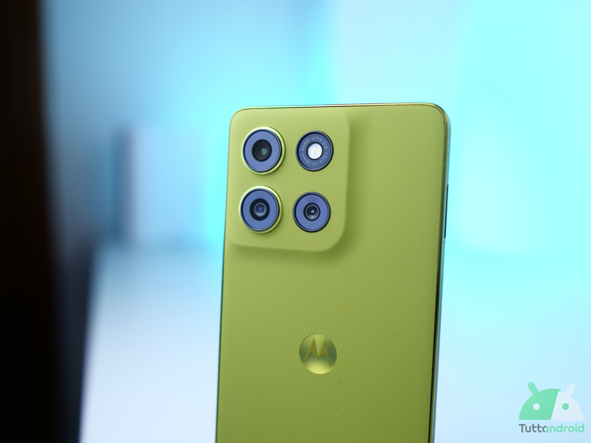 モトローラ Moto G86