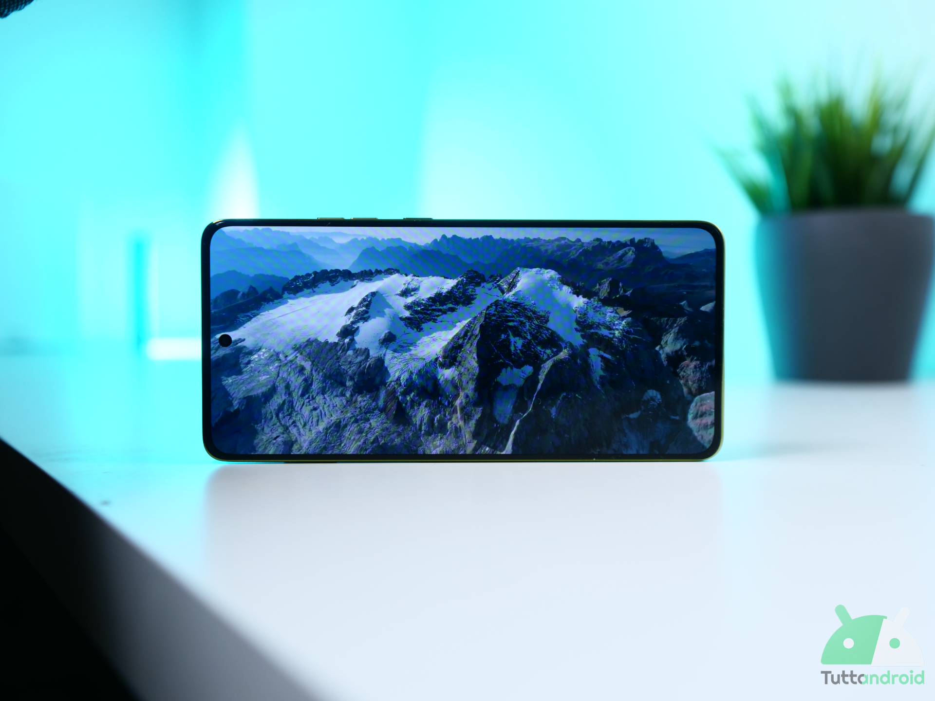 モトローラ Moto G86