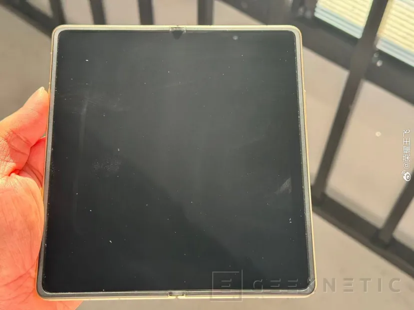 Geeknetic Honor は、Magic V6 でほぼ折りたたまないスクリーンを誇ります: MWC 2026 でのデビュー前に幹部がそれを披露 2