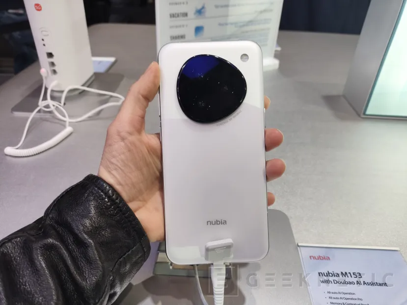 Geeknetic ZTE Nubia M153 には、複雑なアクションを実行できる高度な AI アシスタントが統合されています 2