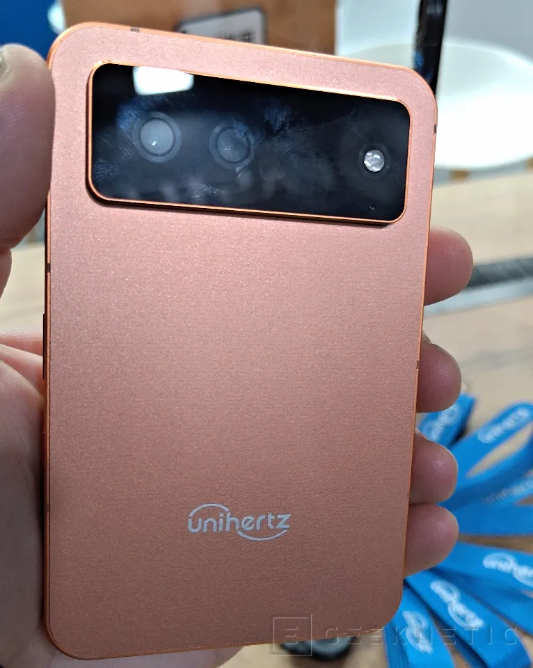 Geeknetic Unihertz Titan 2 Elite は物理キーボードを備えた携帯電話で、BlackBerry を懐かしむ人々に MWC 2026 に登場することを納得させたいと考えています 4