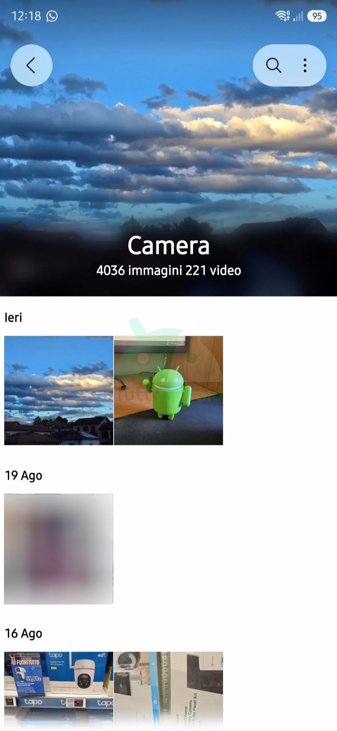 Samsung Gallery の Gallery Labs のアルバム内のタイムライン
